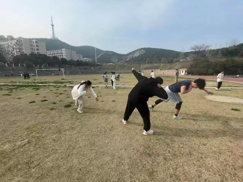 095c96c869e24dd08525f41d2bffca40.png 095c96c869e24dd08525f41d2bffca40.png